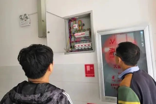 寄宿制學?；馂念A防與計算機房維護服務 智慧校園的安全守護之道